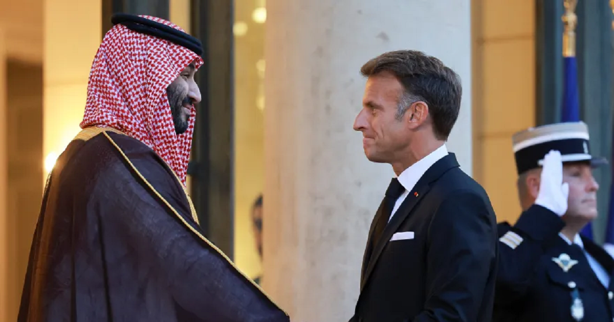فرنسا تبدأ بنشر وسائل عسكرية في السعودية